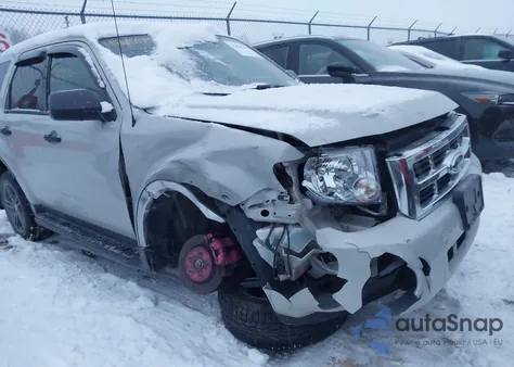 2009 Ford Escape Xlt z USA, uszkodzony, nr VIN 1FMCU93G39KC97549